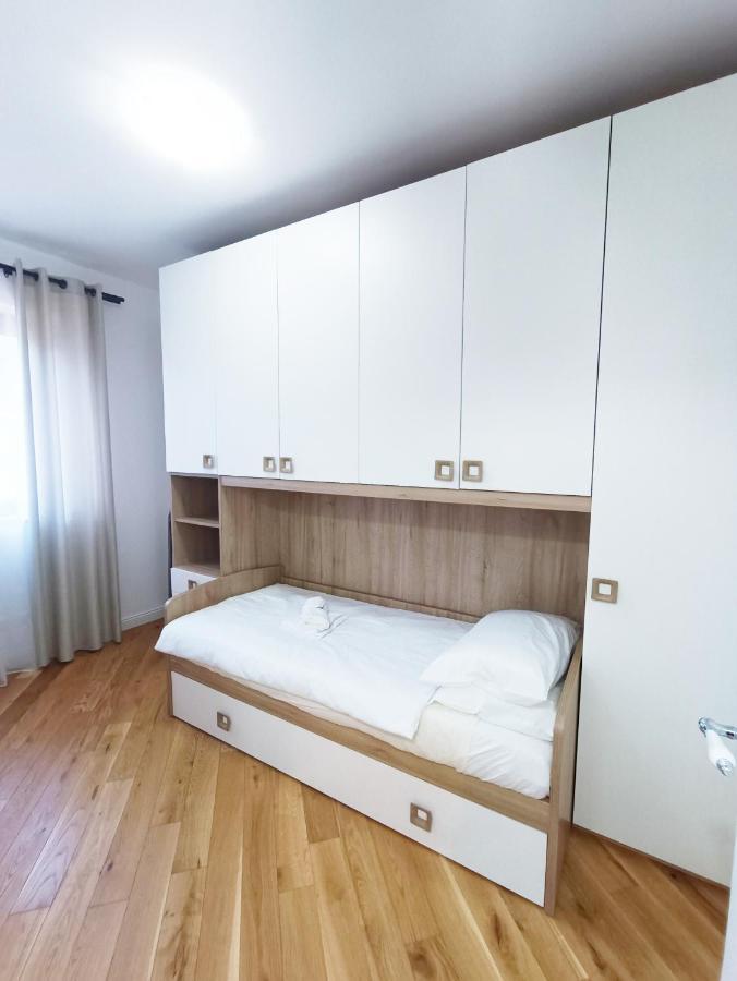 Ai Castelli Apartment - Locazione Turistica Cin It58060C2Fhnreg9A Colonna 外观 照片